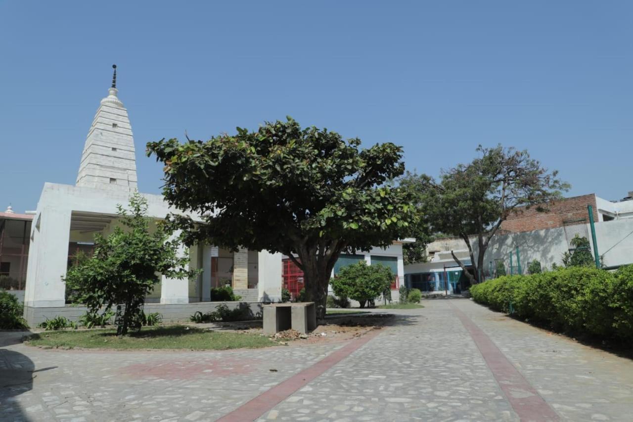 Radha Madhav Ashram Vrindāvan Dış mekan fotoğraf