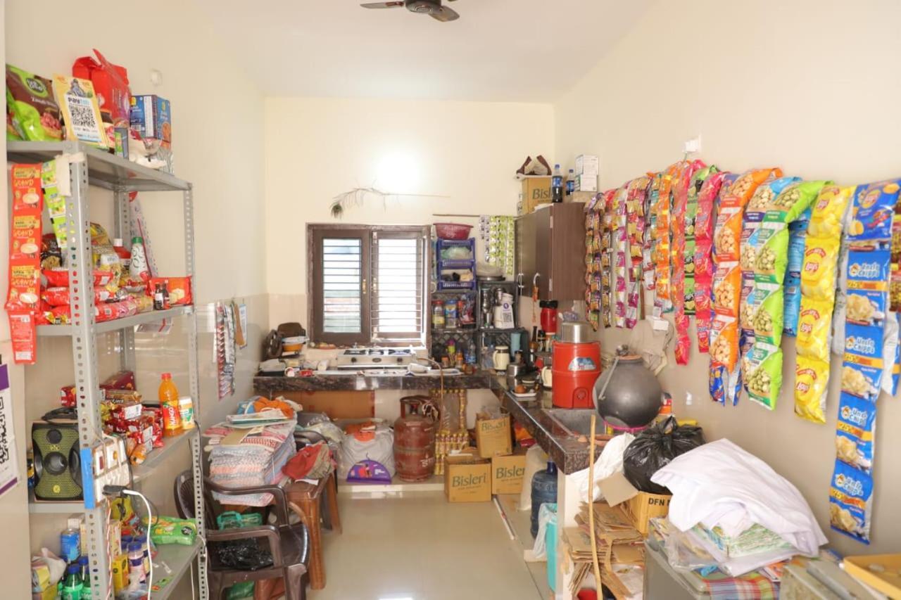 Radha Madhav Ashram Vrindāvan Dış mekan fotoğraf