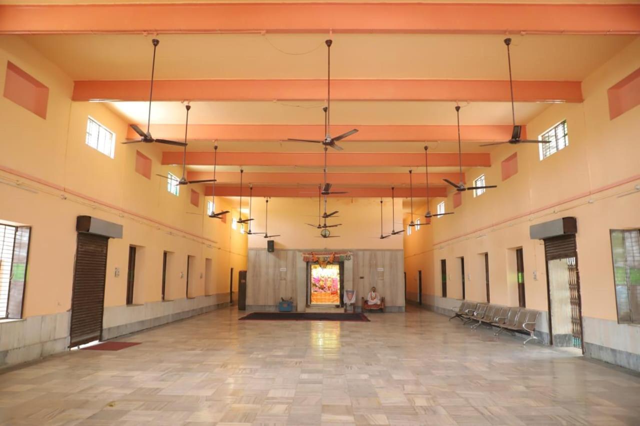 Radha Madhav Ashram Vrindāvan Dış mekan fotoğraf